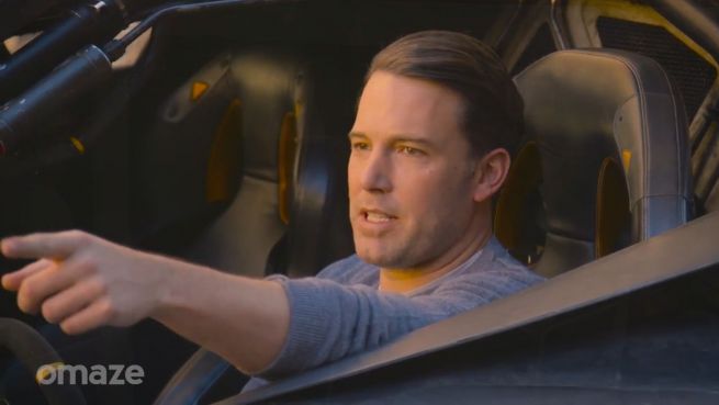 go to Ist der echt? Ben Affleck überrascht Fans im Batmobil