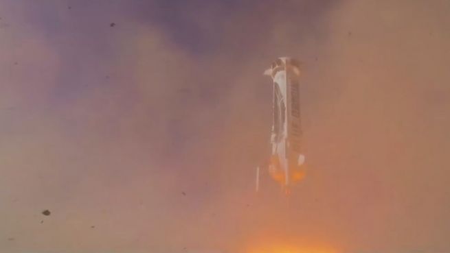 go to Weltraum-Durchbruch: Jeff Bezos landet Recycling-Rakete
