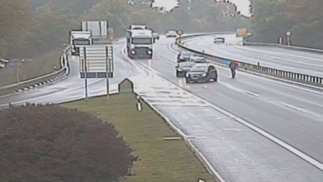 go to Autobahn-Depp: Fahrzeug rollt ohne Fahrer los