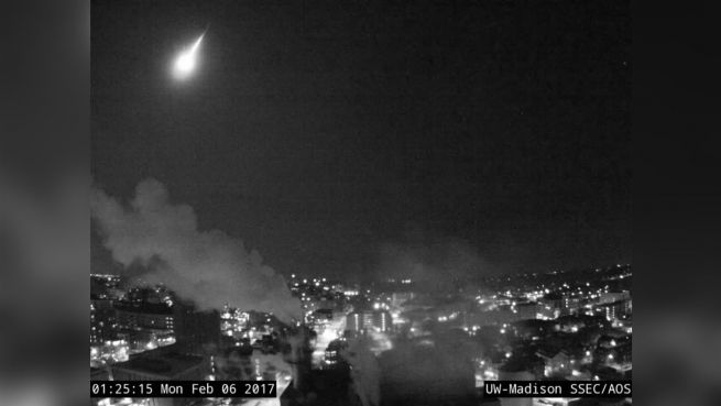 go to Spektakulär: Polizei-Dashcam filmt Meteoriteneinschlag