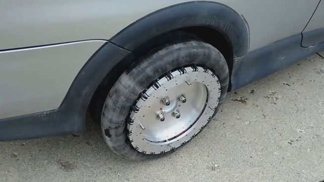 go to Wunderreifen: Dieses Auto kann seitwärts fahren