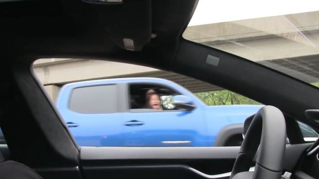 go to Krasser Streich: Dieses Auto fährt ohne Fahrer