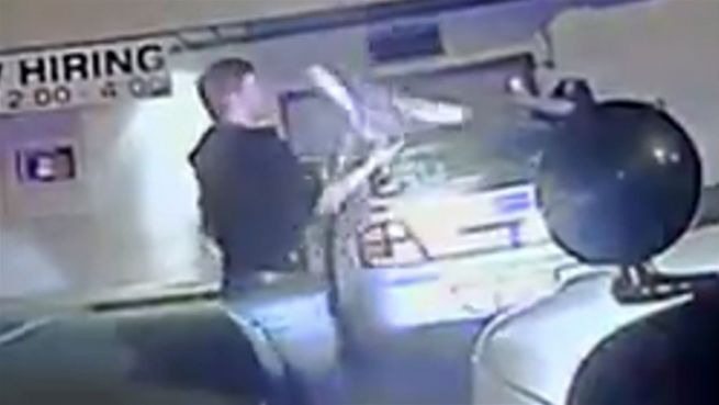 go to Jonglieren: Student will Polizei Nüchternheit beweisen