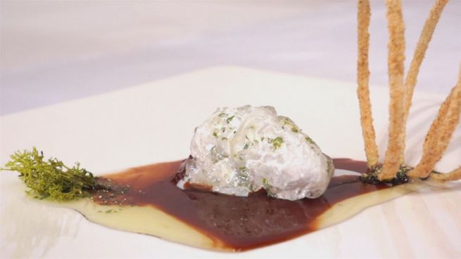 go to Innovativ oder eklig? Diese Mahlzeit kriecht im Mund